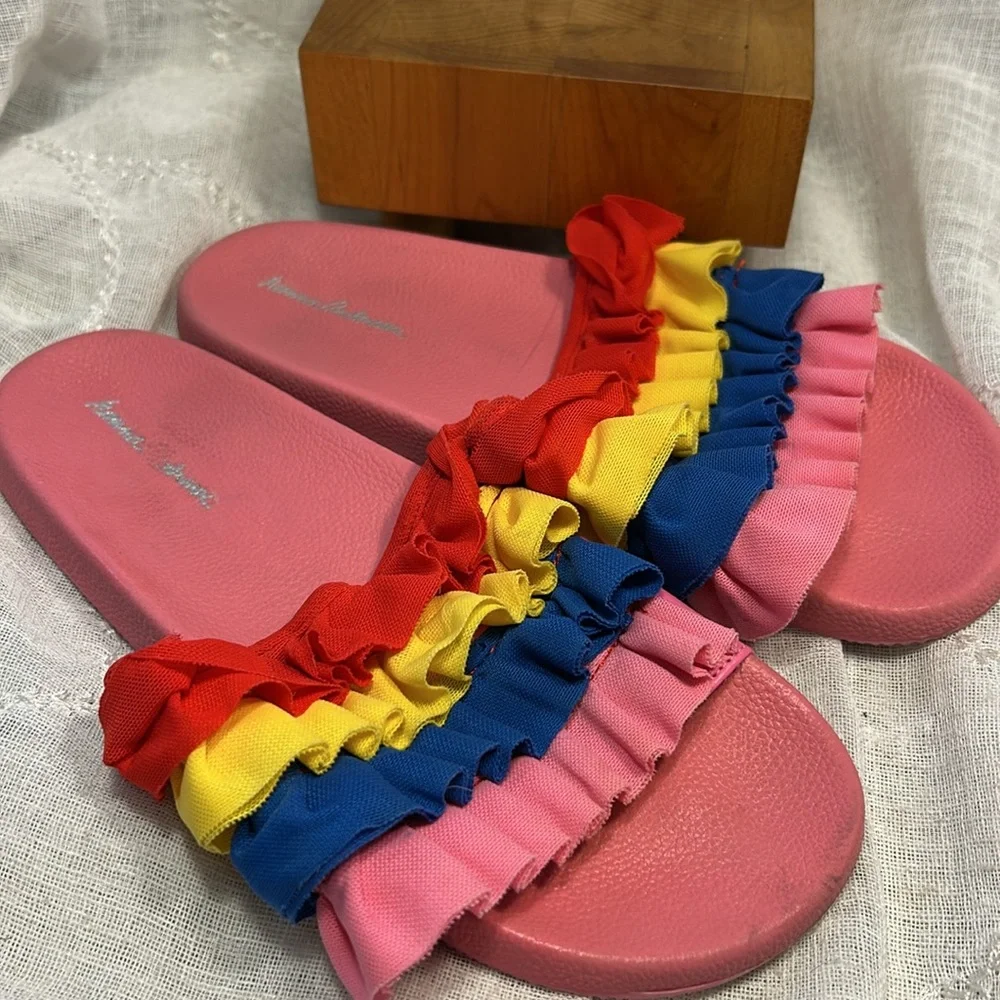 Hanna Andersson almost NEW slide sandals